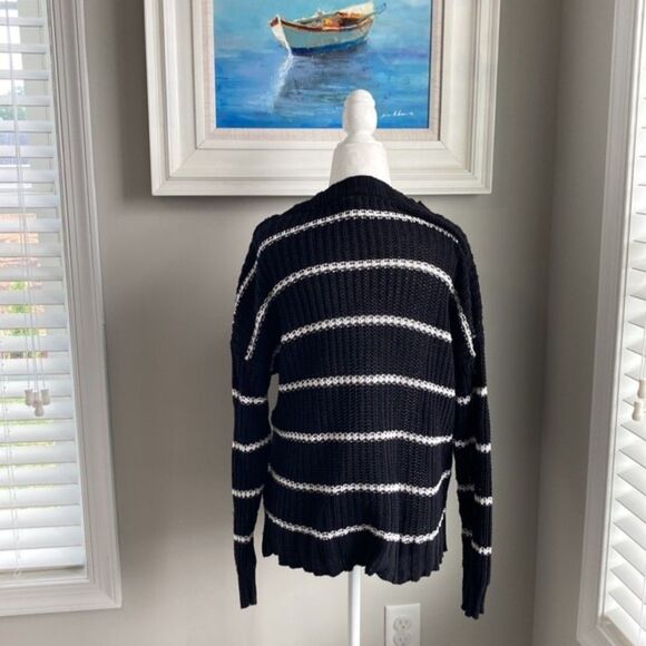 American Eagle Black and White Striped Pocket Sweater - Picture 6 of 10
